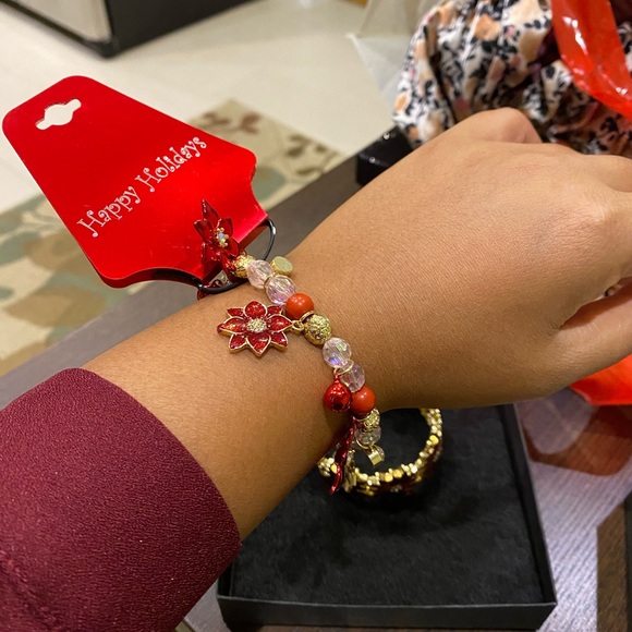 Red Golden Bracelet Holidy Gift - Picture 2 of 4